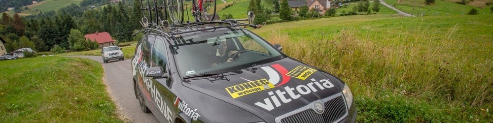 <div class='bhead'><span><a href=''>wóz techniczny Vitttoria na wyścigu</a></span></div><div class='bdesc'><span><a href=''></a></span></div>